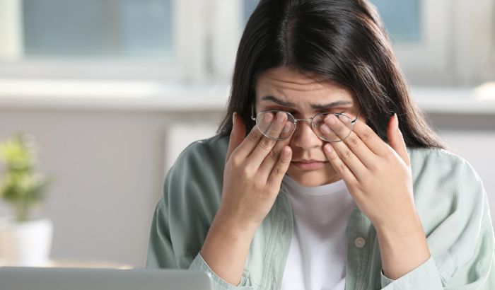 olho tremendo é perigoso